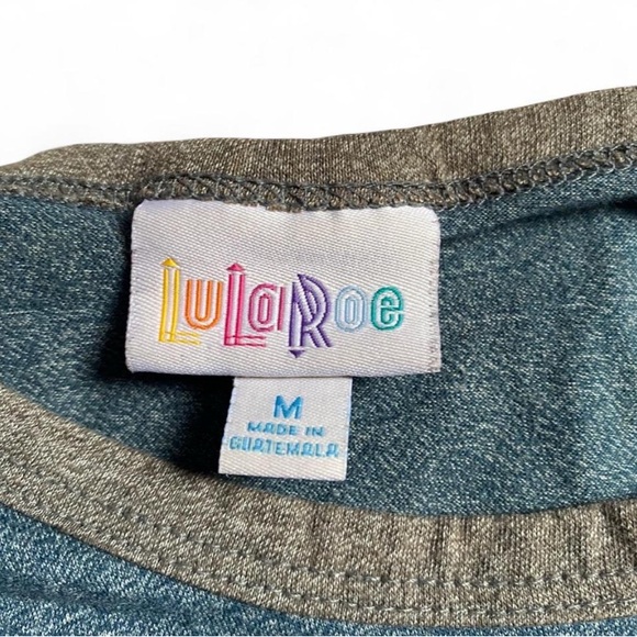 LuLaRoe Randy 3/4 Raglan Top Size Medium - Picture 3 of 3